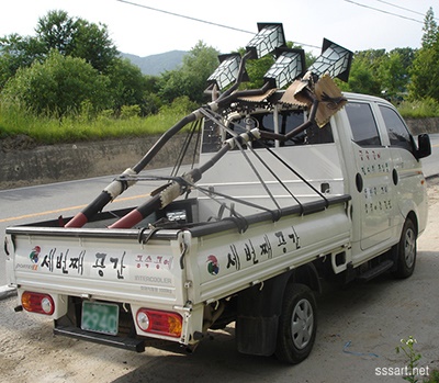 철이야기 아트 정원등 - 전통 문살 현대적 재해석 금속조형물